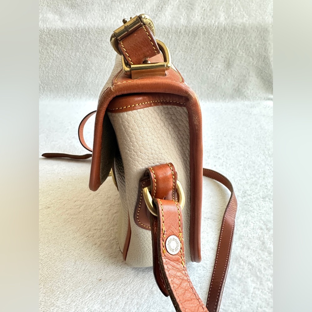Dooney & Bourke Vintage Crossbody Bag in Ivory and British Tan Classic - Picture 5 of 17